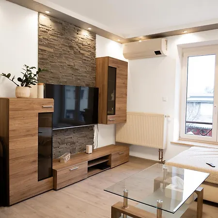 Apartment With Private Garden *